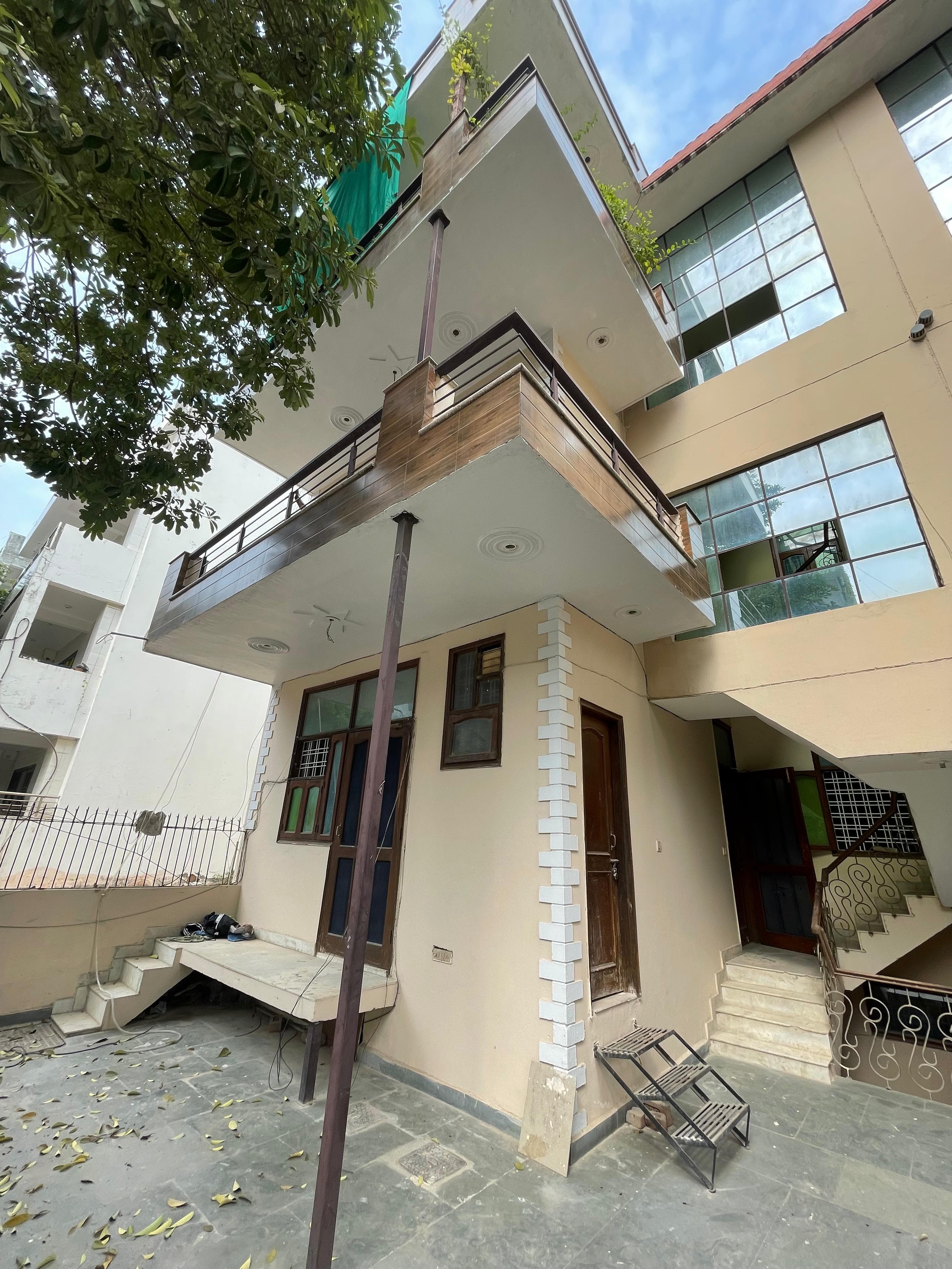 2bhk Floor for rent