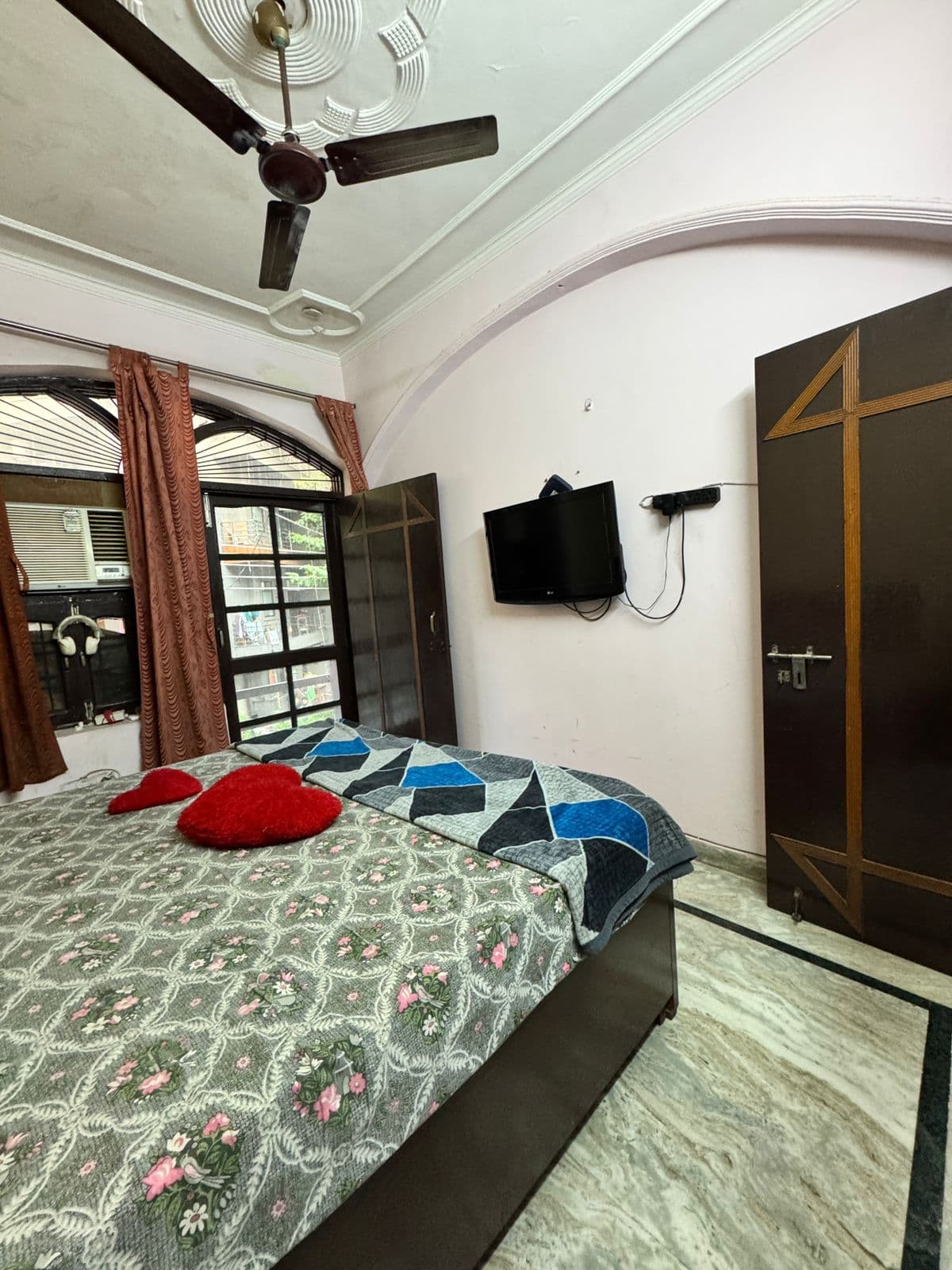 2bhk Floor for rent