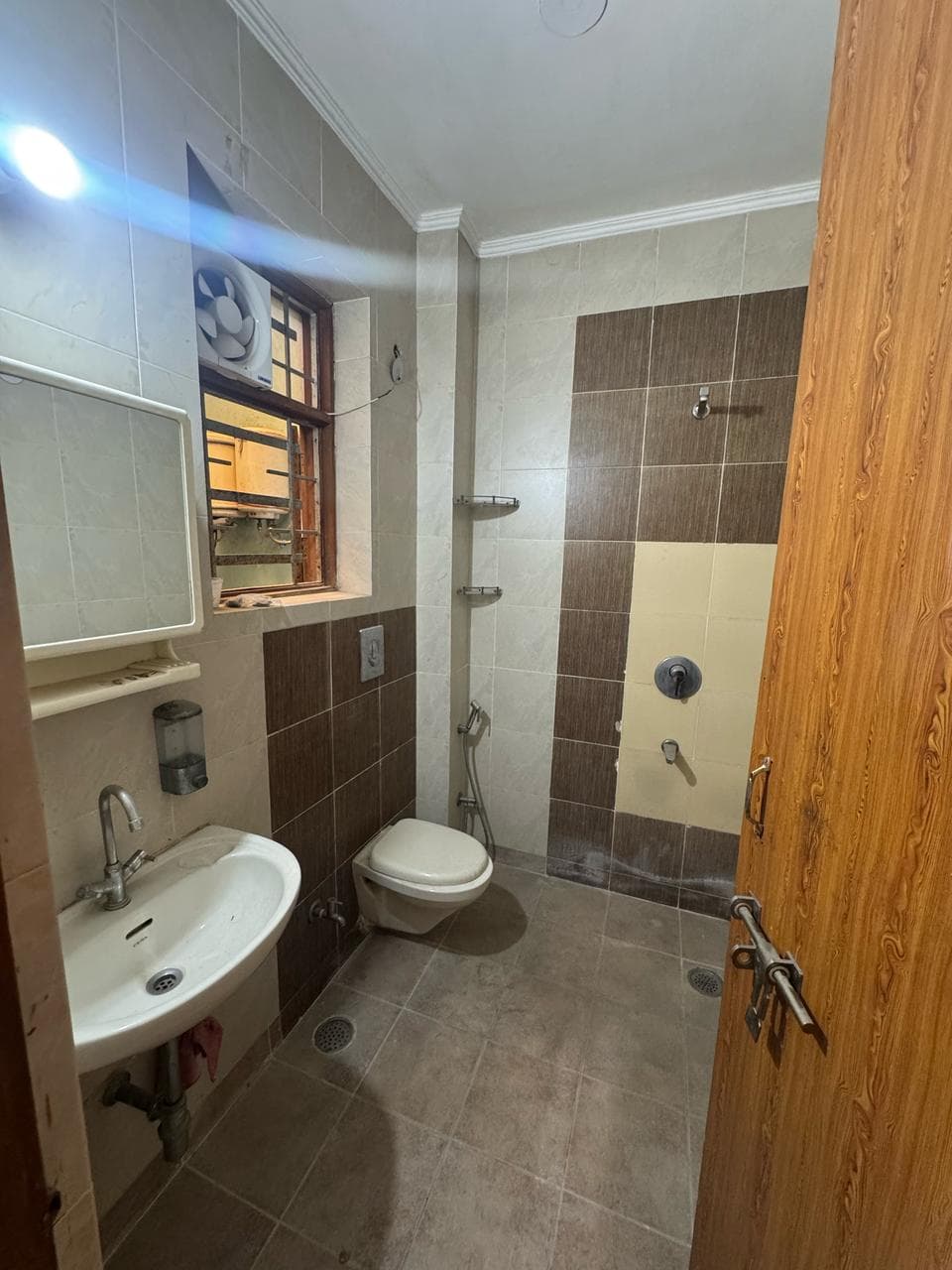 3Bhk floor on rent Sushant Lok-1
