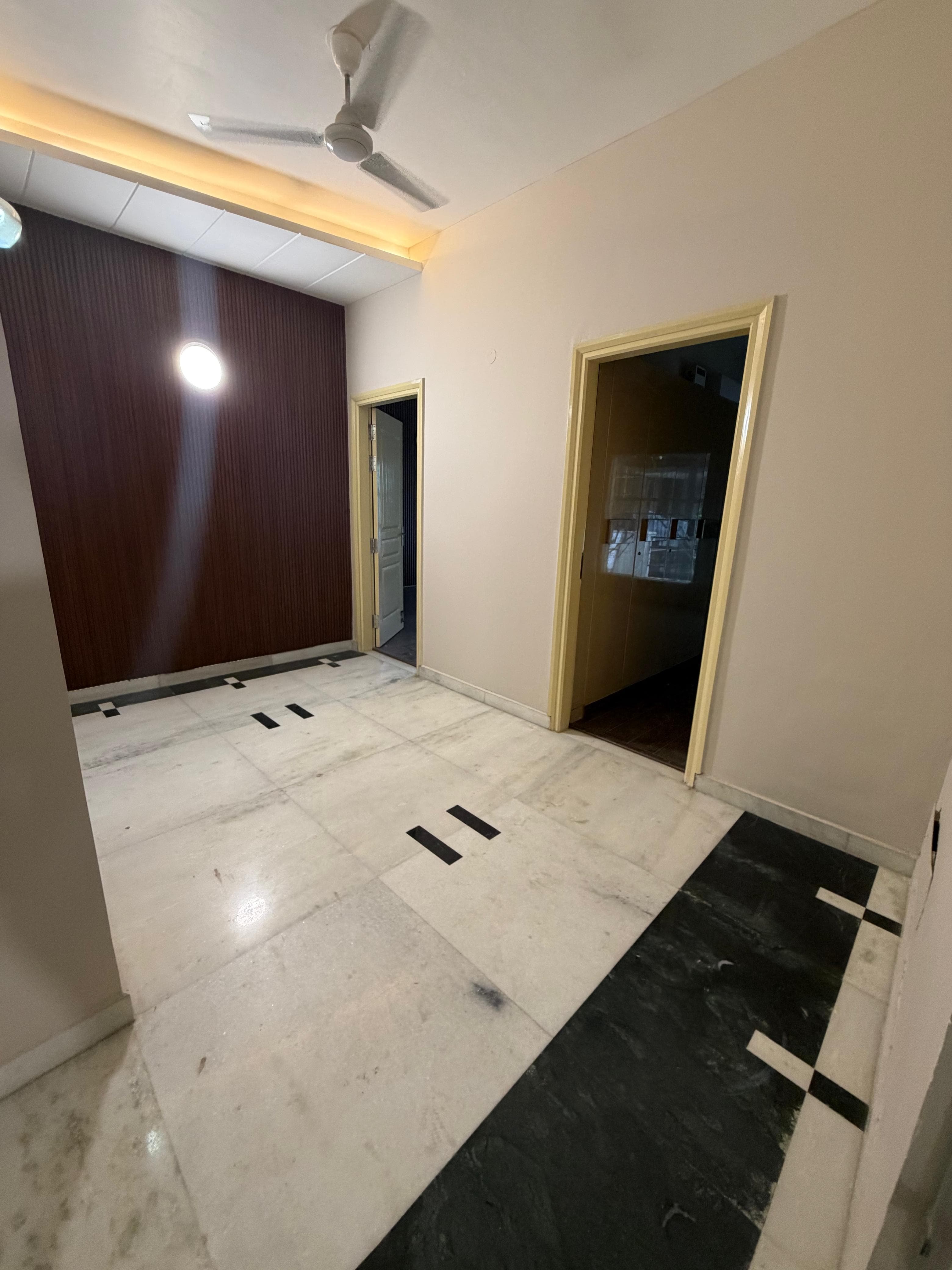 3bhk Floor available on  Rent Sushant Lok-1