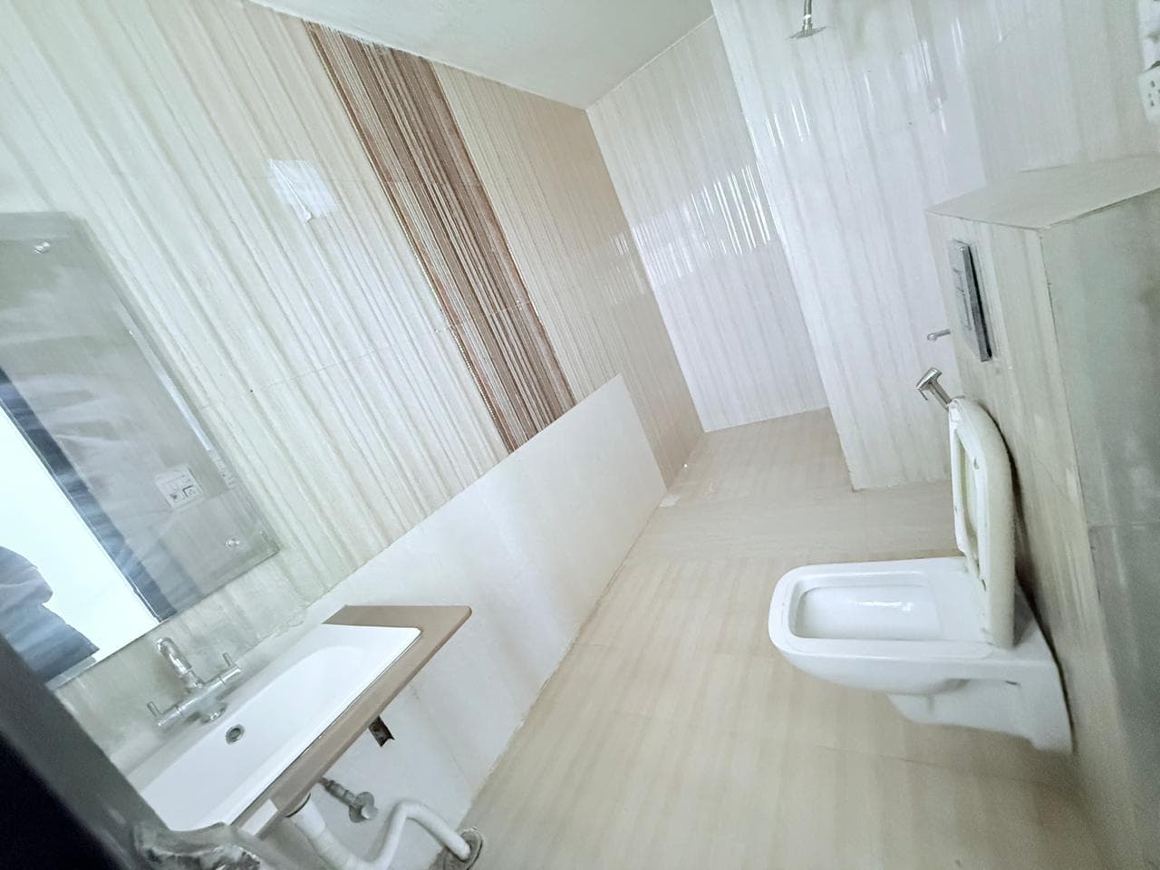 3BHK semi furnished