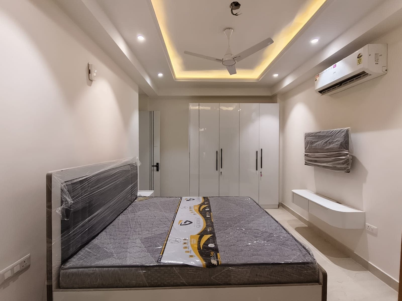 1rk for rent  Sector 38